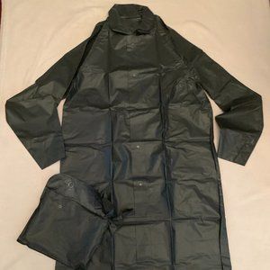 NWOT Uniqlo Unisex Packable Raincoat